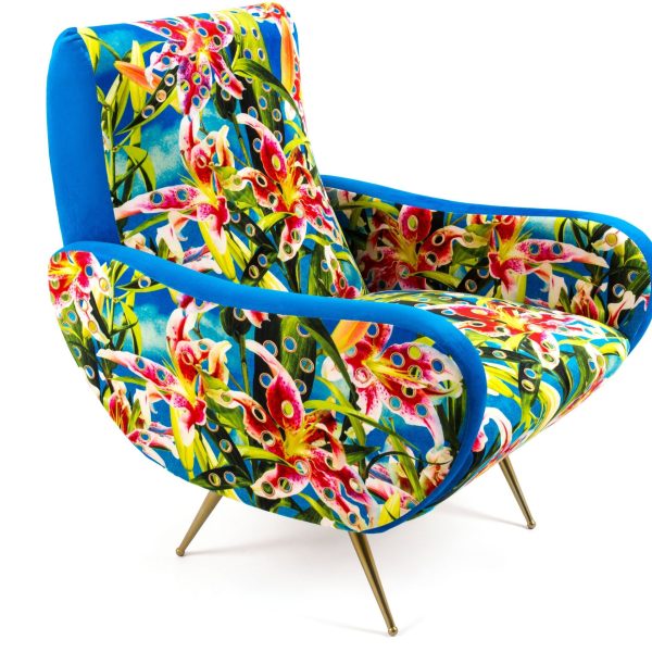FLOWERS WITH HOLES By Seletti