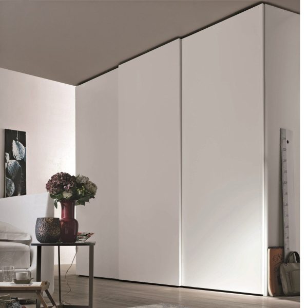 GOLA | Wardrobe with sliding doors By Tomasella