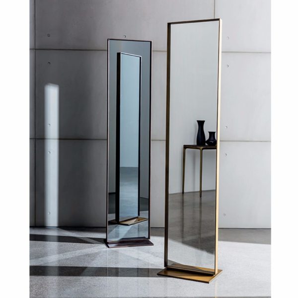 VISUAL FREE STANDING By Sovet italia