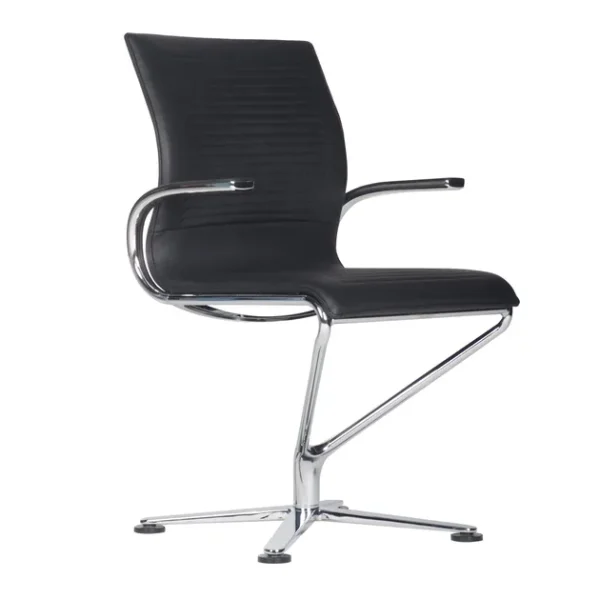 RIOLA | Training chair with armrests By ZCO