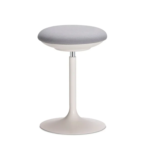 ON | Height-adjustable stool By Sitland