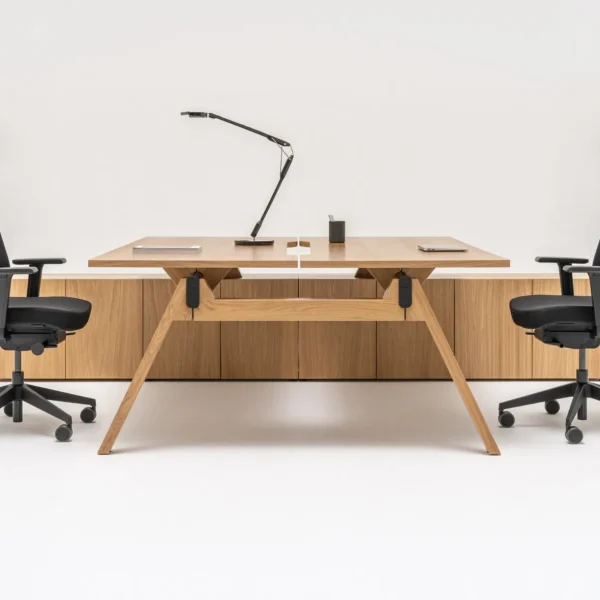 VIGA | Office desk with shelves By MDD