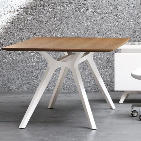 DR | Wood veneer office desk By FREZZA