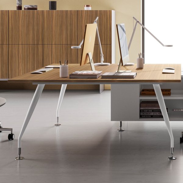 DAKAR | Square office desk By DVO
