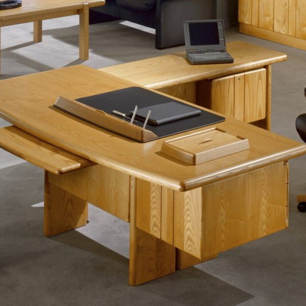 COMMODORE | L-shaped office desk By Dyrlund
