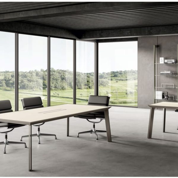 45/90 | Office desk By IFT Office