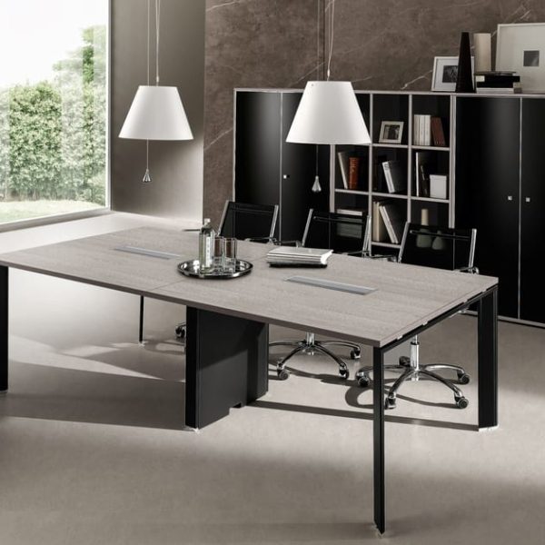 PRATIKO | Office desk By IFT Office