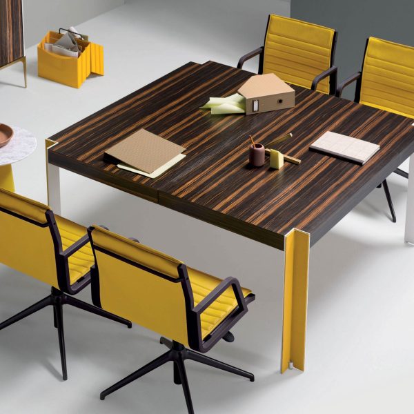 ROGER | Meeting table By Quinti Sedute