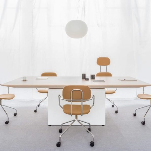 GRAVITY | Rectangular meeting table By MDD